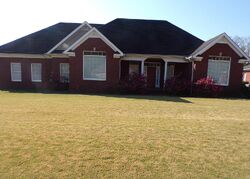 Pre-foreclosure in  CHANTELS WAY SW Hartselle, AL 35640