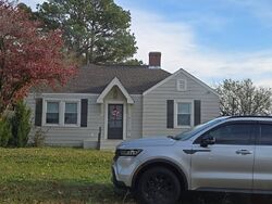  E 30th St, Sheffield AL