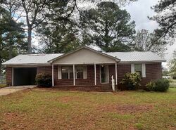 Pre-foreclosure in  WALKER DR SW Arab, AL 35016