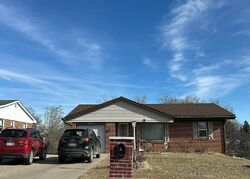 Pre-foreclosure in  BLUE RIDGE DR Bellevue, NE 68147