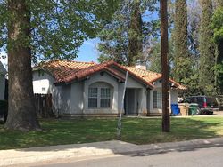 Pre-foreclosure in  ALTURAS DR Bakersfield, CA 93305