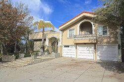 Pre-foreclosure in  FALLING LEAF DR Encino, CA 91316