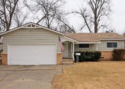 Pre-foreclosure in  E 59TH ST Tulsa, OK 74105