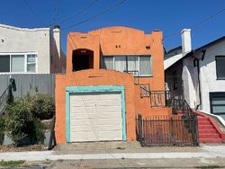 Pre-foreclosure in  CONGRESS AVE Oakland, CA 94601