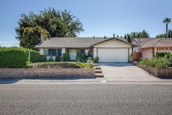 Pre-foreclosure in  MERTON WAY Sacramento, CA 95842