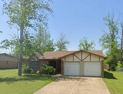 Pre-foreclosure in  GEORGETOWN DR Fort Worth, TX 76140