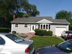 Pre-foreclosure in  NEW YORK AVE Westbury, NY 11590