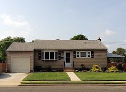 Pre-foreclosure in  MICHEL AVE Farmingdale, NY 11735