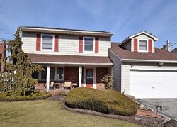 Pre-foreclosure in  REYNOLDS DR Long Beach, NY 11561