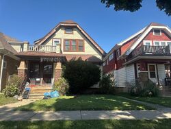 Pre-foreclosure in  W HOPE AVE Milwaukee, WI 53209