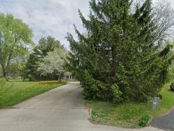Pre-foreclosure in  MEADOW VIEW CT E Waukesha, WI 53189