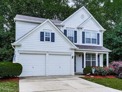 Pre-foreclosure in  MAPLE RIDGE DR NW Acworth, GA 30101