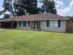 Pre-foreclosure in  S CARROLLTON AVE Baton Rouge, LA 70806