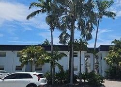 Pre-foreclosure in  N DIXIE HWY  Fort Lauderdale, FL 33304