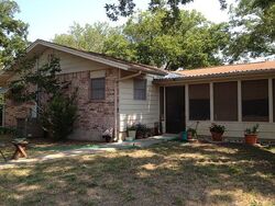 Pre-foreclosure in  LAKE DR Kerrville, TX 78028