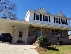 Pre-foreclosure in  MAXANNA DR Anniston, AL 36206