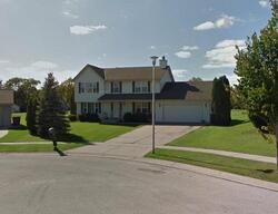 Pre-foreclosure in  S GOLDEN FIELDS DR Oak Creek, WI 53154