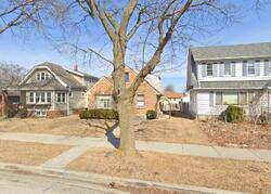 Pre-foreclosure in  E CARPENTER AVE Cudahy, WI 53110