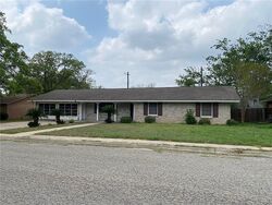 Pre-foreclosure in  OLMOS CIR Alice, TX 78332