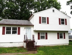 Pre-foreclosure in  BULL RUN DR Hopewell, VA 23860
