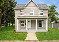 Pre-foreclosure in  S JACKSON ST Litchfield, IL 62056