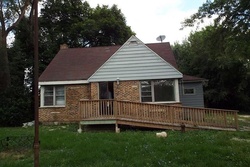 Pre-foreclosure in  HAWTHORNE AVE Wood Dale, IL 60191