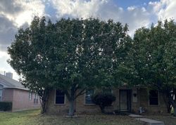 Pre-foreclosure in  MCKENZIE LN Lancaster, TX 75134