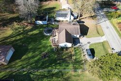 Pre-foreclosure in  LINCOLN DR Flint, MI 48507