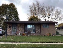 Pre-foreclosure in  ECKMAN AVE Pontiac, MI 48342