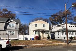 Pre-foreclosure in  PRICE ST Rahway, NJ 07065