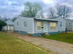 Pre-foreclosure in  W MIMOSA DR Oklahoma City, OK 73110