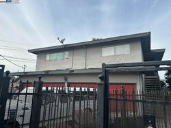 Pre-foreclosure in  92ND AVE Oakland, CA 94603