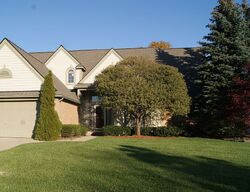 Pre-foreclosure in  SQUIRE RD Novi, MI 48375