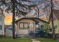 Pre-foreclosure in  19TH AVE SE Minneapolis, MN 55414