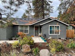 Pre-foreclosure in  ERICKSON AVE Shady Cove, OR 97539