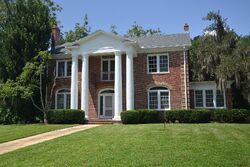 Pre-foreclosure in  W OCALA ST Umatilla, FL 32784