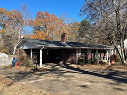 Pre-foreclosure in  PARK AVE Malvern, AR 72104