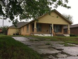 Pre-foreclosure in  N RUSH AVE Rush Springs, OK 73082