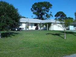 Pre-foreclosure in  SE SHEPARD LN Port Saint Lucie, FL 34983