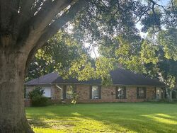 Pre-foreclosure in  FRANCINE ST Erath, LA 70533