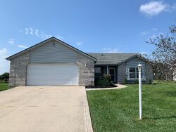 Pre-foreclosure in  E SHERMAN ST Columbia City, IN 46725