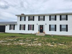 Pre-foreclosure in  CEDAR GROVE RD Floral, AR 72534