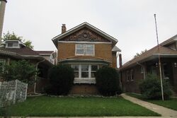 Pre-foreclosure in  LE MOYNE PKWY Oak Park, IL 60302