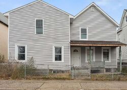 Pre-foreclosure in  Capobianco St Glen Cove, NY 11542