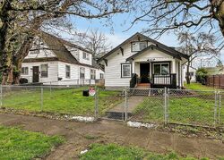Pre-foreclosure in  S M St Tacoma, WA 98418