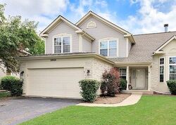 Pre-foreclosure in  N Cherry Cove Ln Round Lake, IL 60073