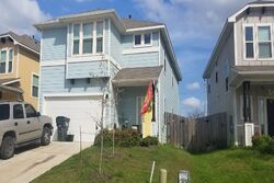 Pre-foreclosure in  TWISTED OAKS LN Buda, TX 78610