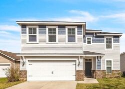 Pre-foreclosure in  Invierno Lake Dr Savannah, GA 31407