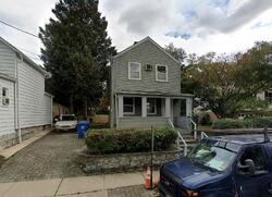 Pre-foreclosure in  PINDLE AVE Englewood, NJ 07631