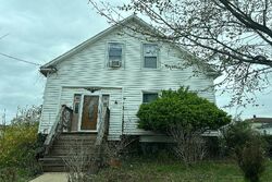 Pre-foreclosure in  SIDEHILL RD Baltimore, MD 21229